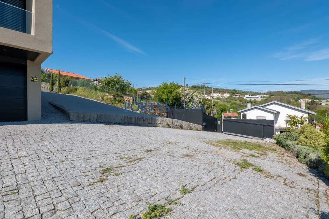 Moradia T4 para Venda em Sande Foto 62