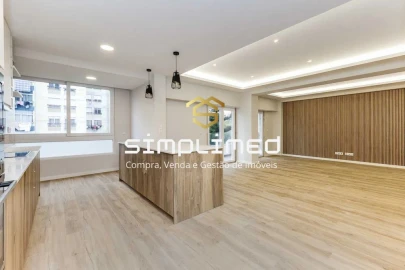 Apartamento T4 para Venda em Carnaxide e Queijas