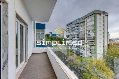 Apartamento T4 para Venda em Carnaxide e Queijas