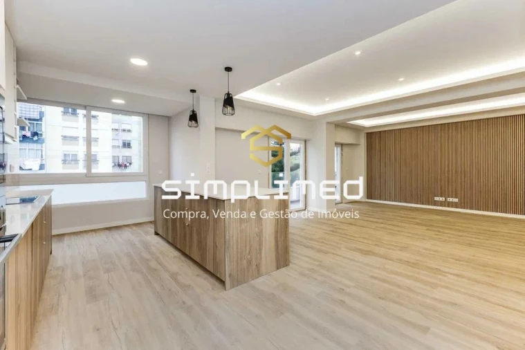 Apartamento T4 para Venda em Carnaxide e Queijas Foto 9