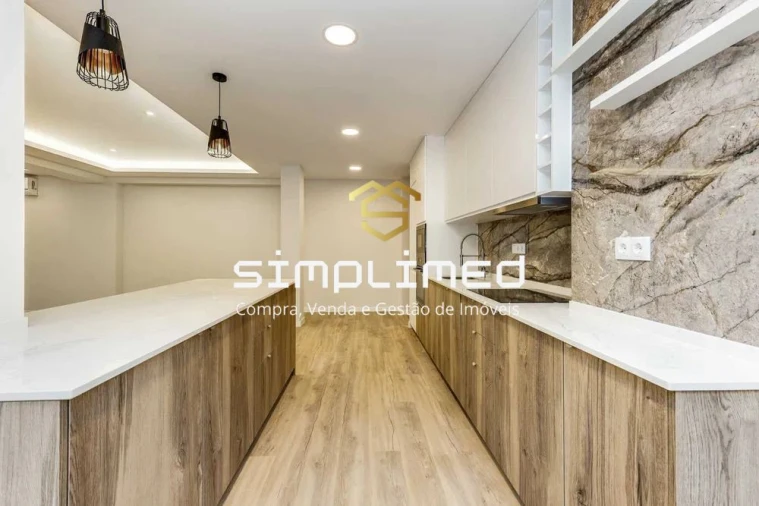 Apartamento T4 para Venda em Carnaxide e Queijas Foto 8