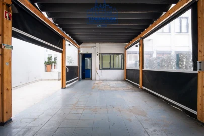 Loja para Arrendamento em Santo António