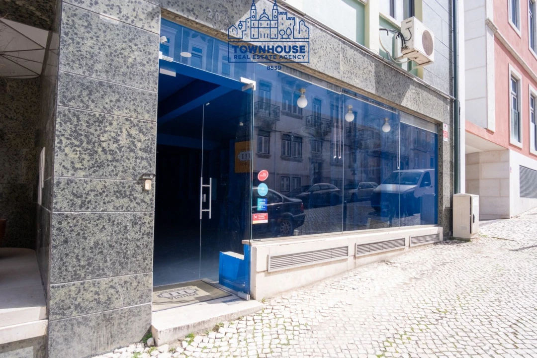Loja para Arrendamento em Santo António Foto 4