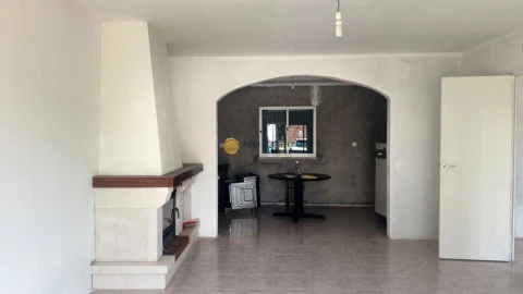 Moradia T2 para Venda em Semide e Rio Vide