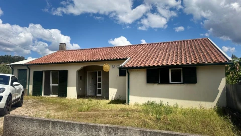 Moradia T2 para Venda em Semide e Rio Vide