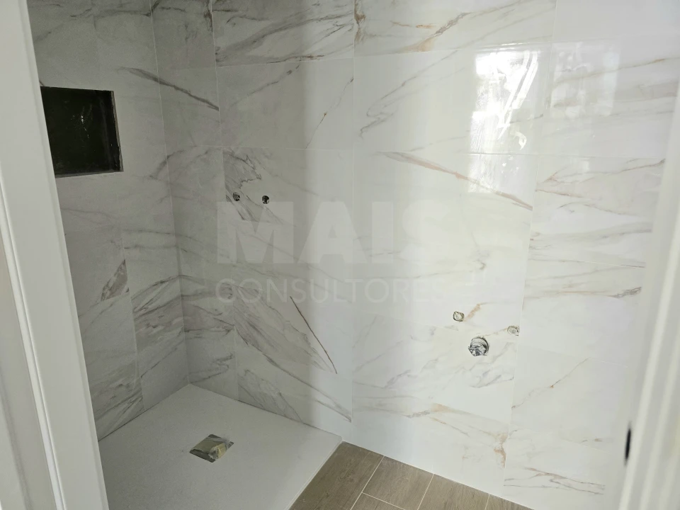 Apartamento T2 para Venda em Nazare Foto 3