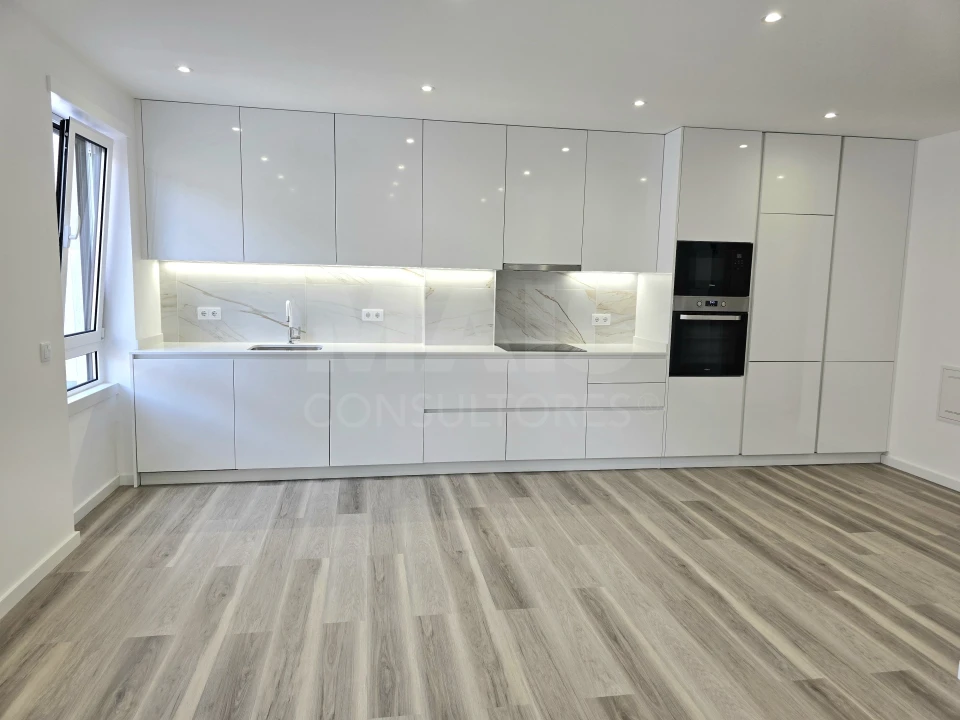 Apartamento T2 para Venda em Nazare Foto 4