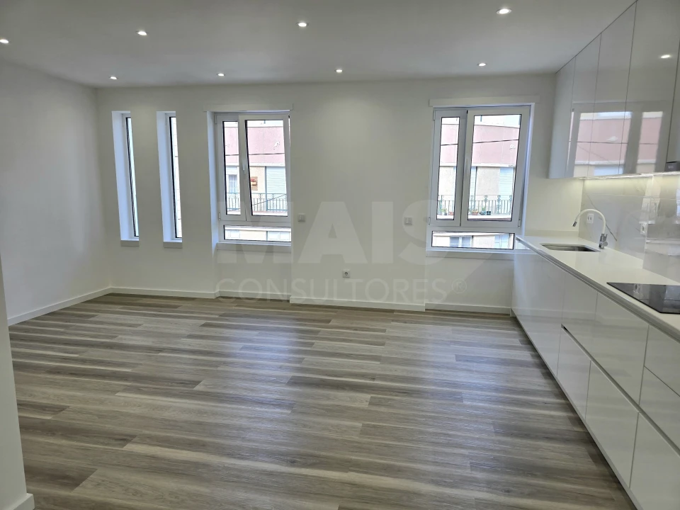 Apartamento T2 para Venda em Nazare Foto 2