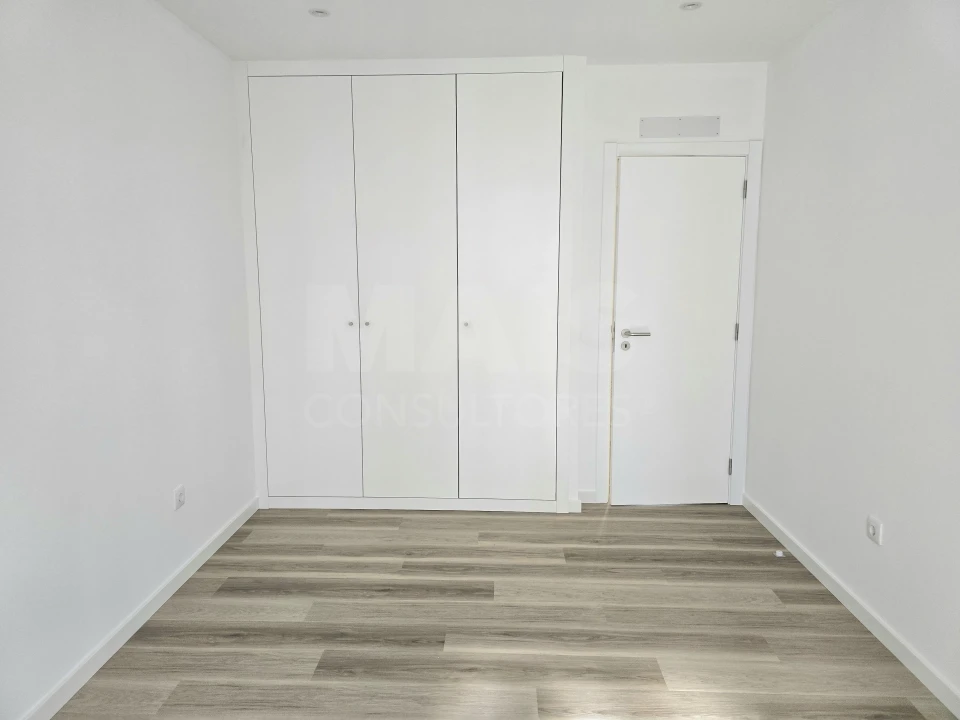 Apartamento T2 para Venda em Nazare Foto 9