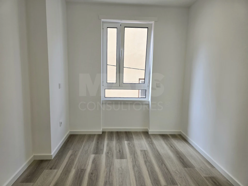 Apartamento T2 para Venda em Nazare Foto 5