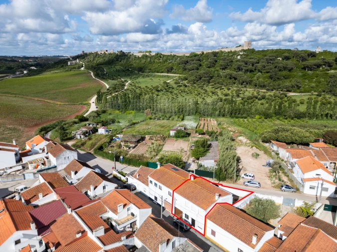 Moradia T4 para Venda em Santa Maria, São Pedro e Sobral da Lagoa Foto 2