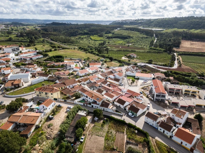 Moradia T4 para Venda em Santa Maria, São Pedro e Sobral da Lagoa Foto 6