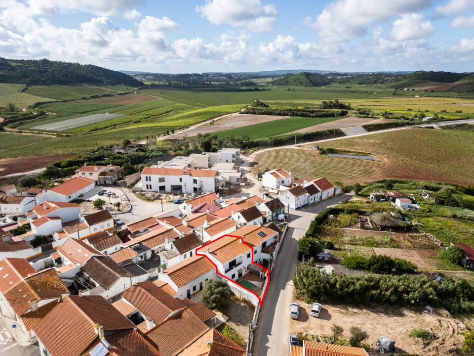 Moradia T4 para Venda em Santa Maria, São Pedro e Sobral da Lagoa Foto 3