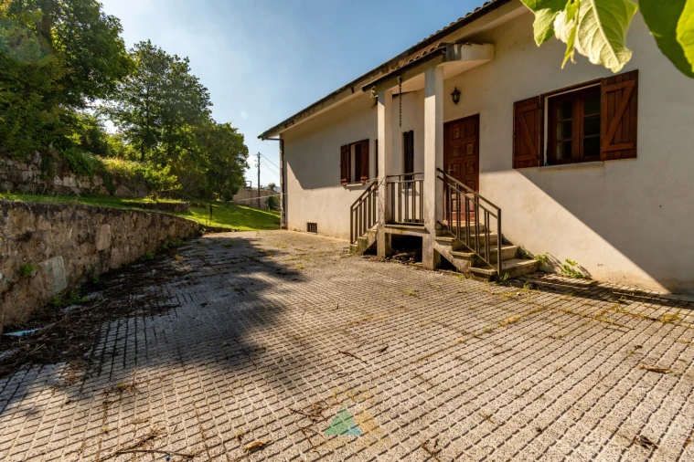 Moradia T4 para Venda em Vilela, São Cosme e São Damião e Sá Foto 8