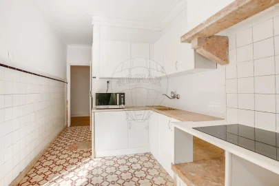 Apartamento T1 para Arrendamento em Alcantara