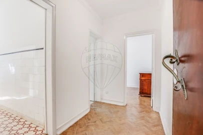 Apartamento T1 para Arrendamento em Alcantara