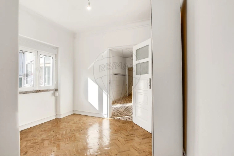 Apartamento T1 para Arrendamento em Alcantara Foto 2
