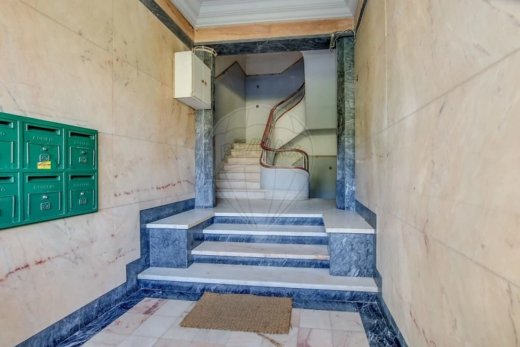 Apartamento T1 para Arrendamento em Alcantara Foto 3