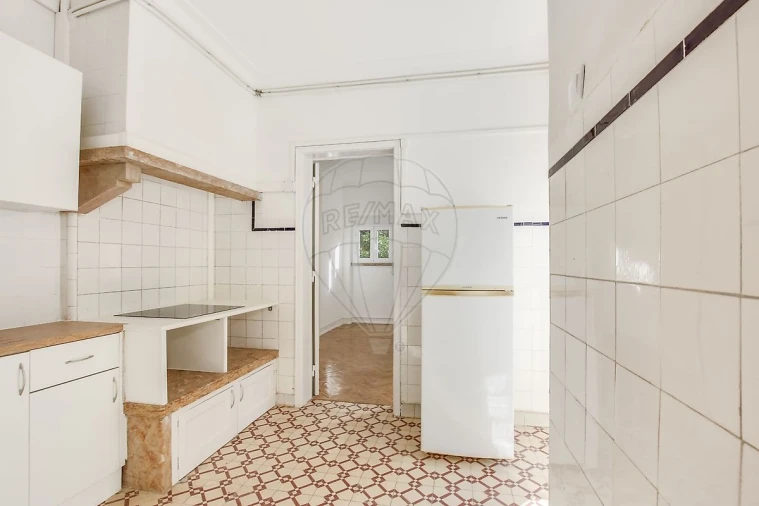 Apartamento T1 para Arrendamento em Alcantara Foto 10