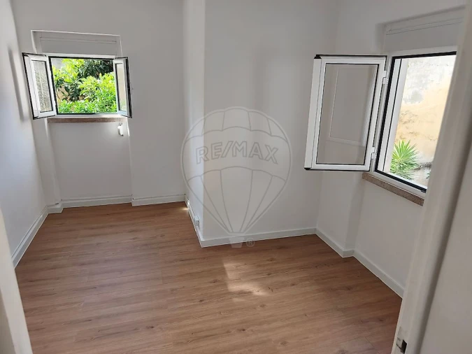 Apartamento T1 para Arrendamento em Alcantara Foto 3