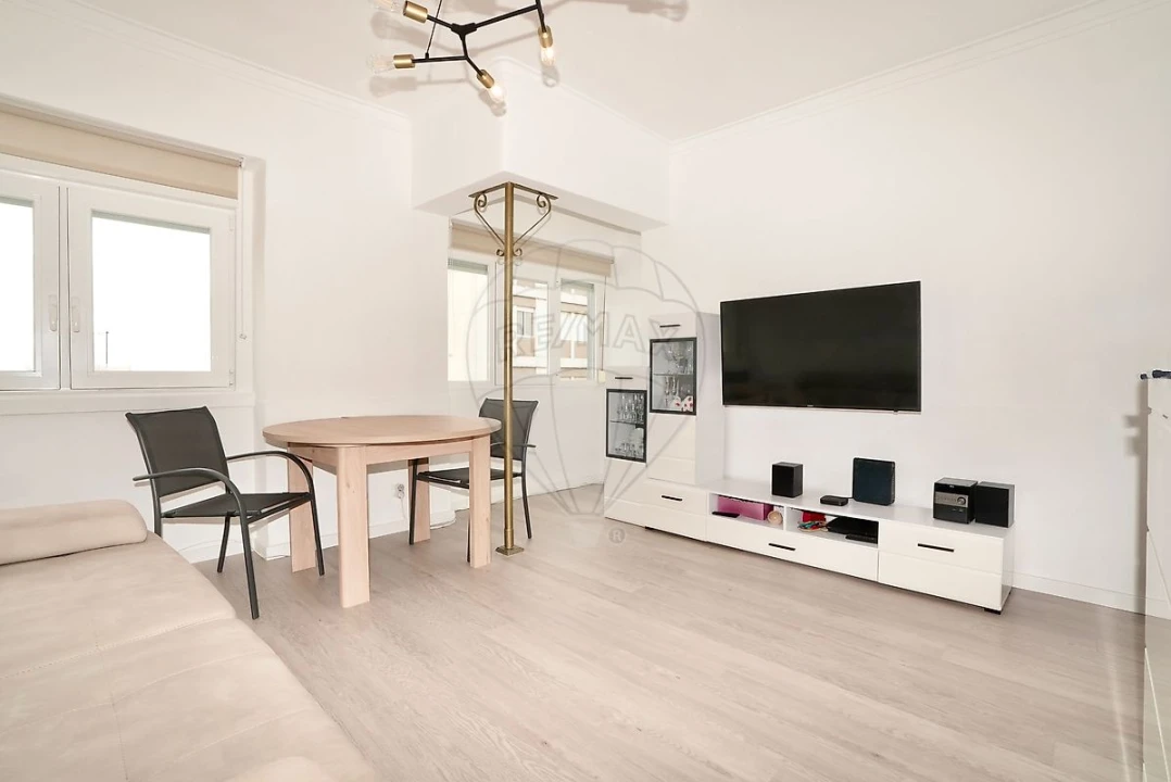 Apartamento T2 para Venda em Almada, Cova da Piedade, Pragal e Cacilhas Foto 2