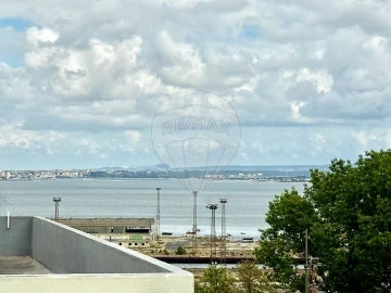 Apartamento T2 para Venda em Almada, Cova da Piedade, Pragal e Cacilhas