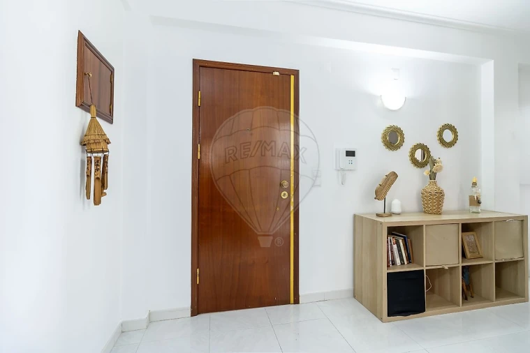 Apartamento T2 para Venda em Vialonga Foto 2