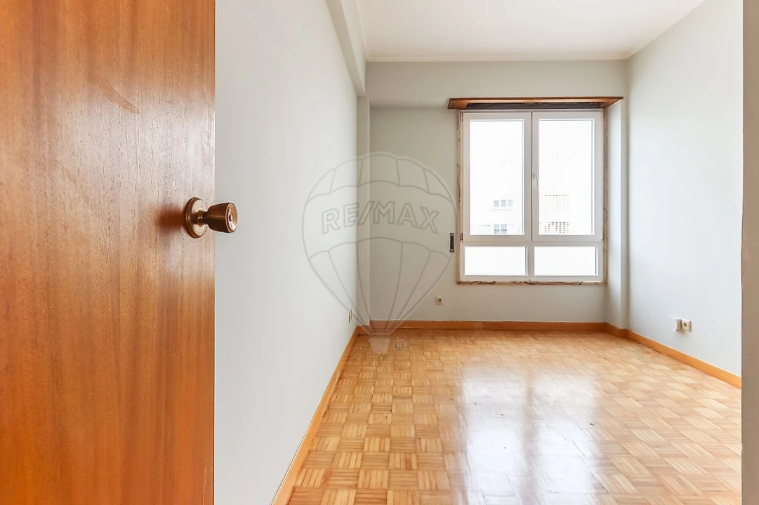 Apartamento T3 para Arrendamento em Moscavide e Portela Foto 1