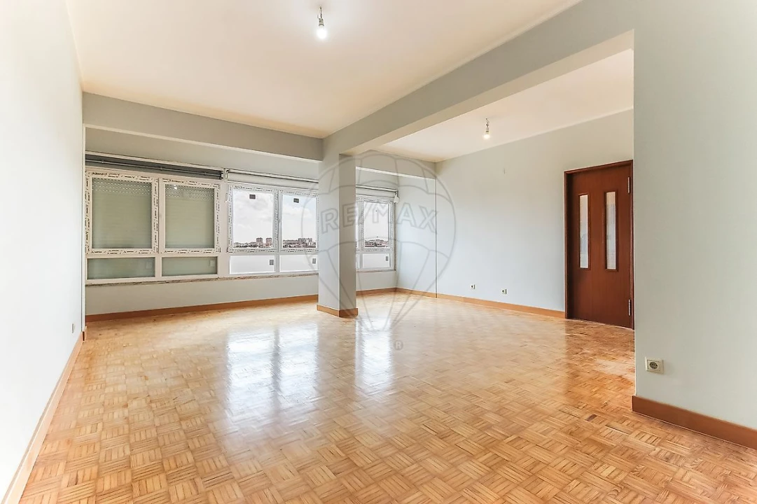 Apartamento T3 para Arrendamento em Moscavide e Portela Foto 23