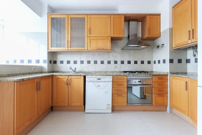 Apartamento T3 para Arrendamento em Moscavide e Portela
