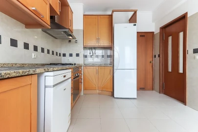 Apartamento T3 para Arrendamento em Moscavide e Portela