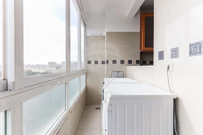 Apartamento T3 para Arrendamento em Moscavide e Portela