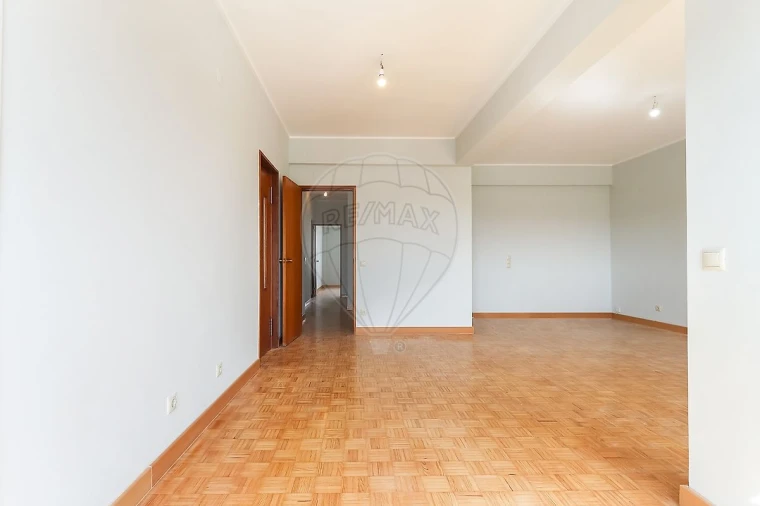 Apartamento T3 para Arrendamento em Moscavide e Portela Foto 17
