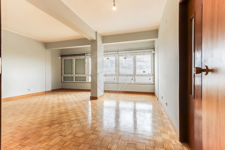 Apartamento T3 para Arrendamento em Moscavide e Portela Foto 24