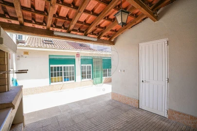Moradia T2 para Venda em Santa Iria de Azoia, São João da Talha e Bobadela