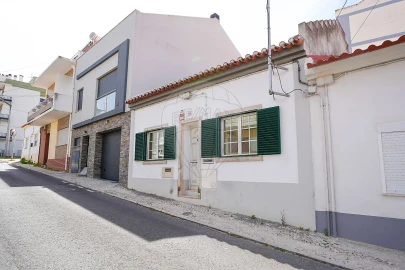 Moradia T2 para Venda em Santa Iria de Azoia, São João da Talha e Bobadela