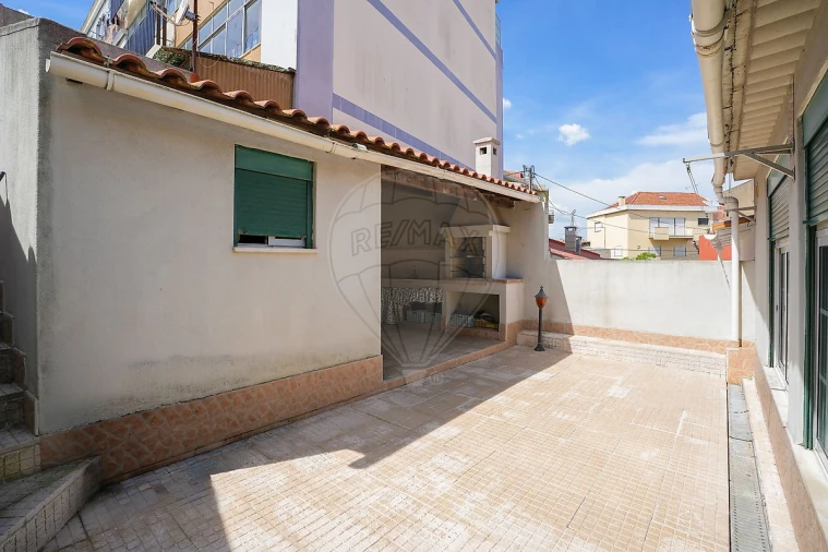 Moradia T2 para Venda em Santa Iria de Azoia, São João da Talha e Bobadela Foto 22