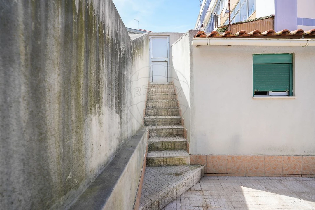 Moradia T2 para Venda em Santa Iria de Azoia, São João da Talha e Bobadela Foto 24