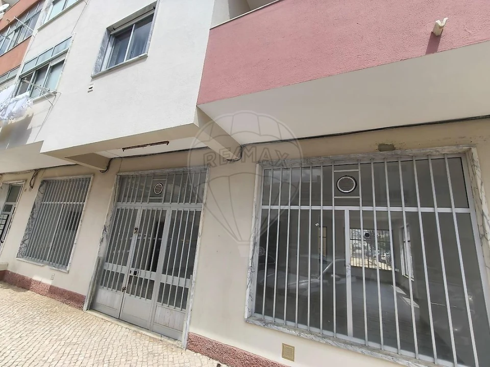 Loja para Arrendamento em Azambuja Foto 21