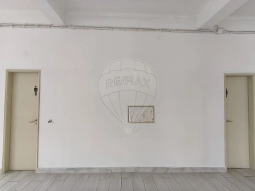 Loja para Arrendamento em Azambuja