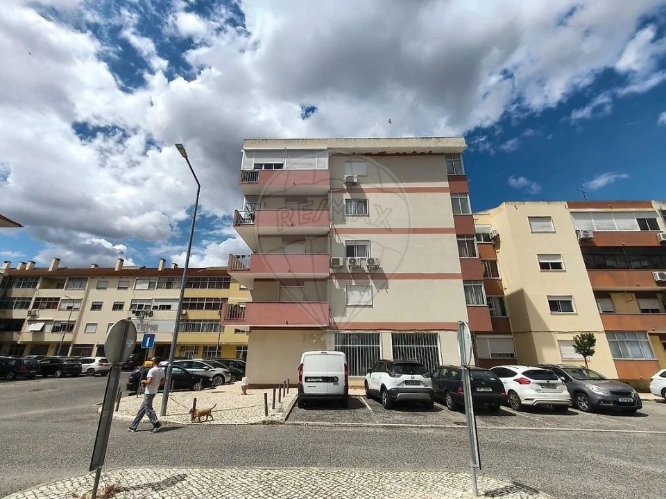 Loja para Arrendamento em Azambuja Foto 8