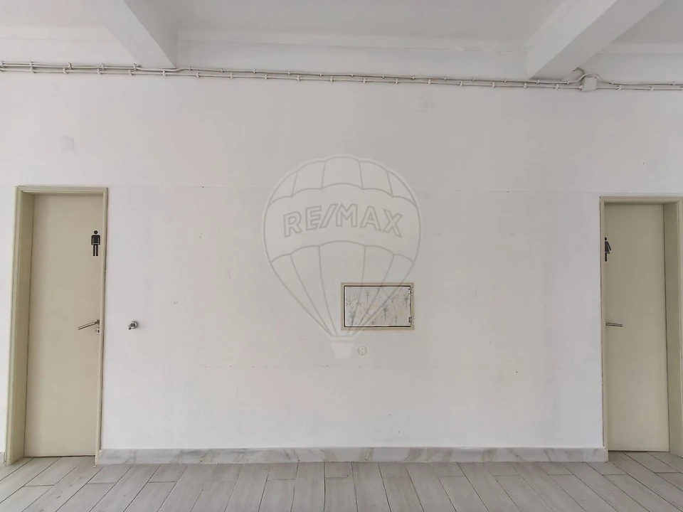 Loja para Arrendamento em Azambuja Foto 2