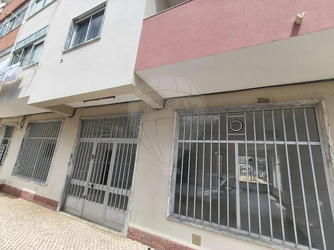 Loja para Arrendamento em Azambuja Foto 21