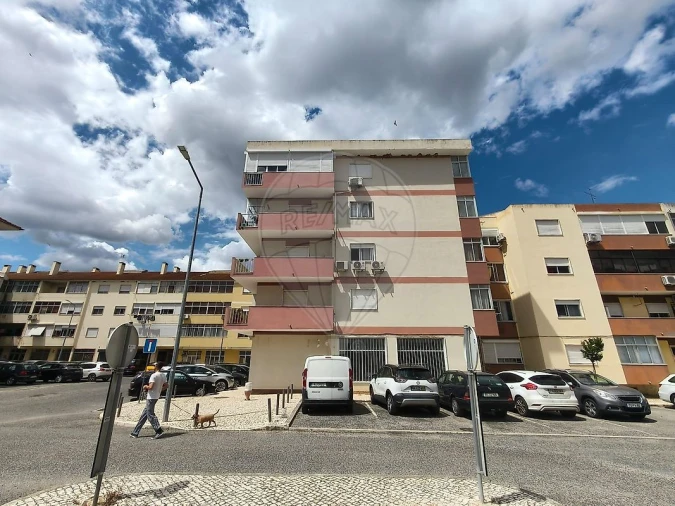 Loja para Arrendamento em Azambuja Foto 8