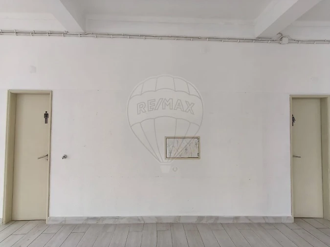 Loja para Arrendamento em Azambuja Foto 2