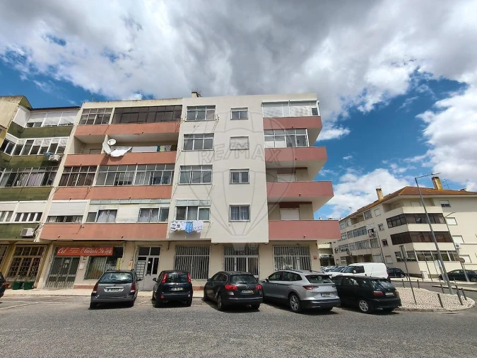 Loja para Arrendamento em Azambuja Foto 9