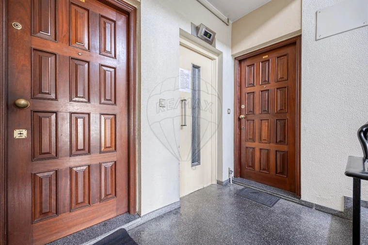 Apartamento T2 para Venda em Cedofeita, Santo Ildefonso, Sé, Miragaia, São Nicolau e Vitória Foto 15