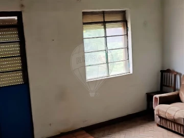 Moradia T4 para Venda em Alvoco das Varzeas