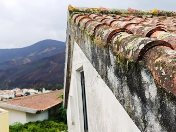 Moradia T4 para Venda em Alvoco das Varzeas