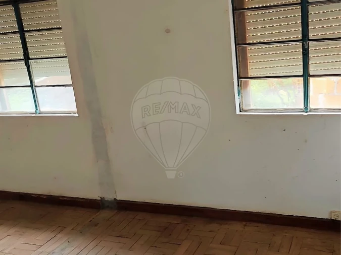 Moradia T4 para Venda em Alvoco das Varzeas Foto 8
